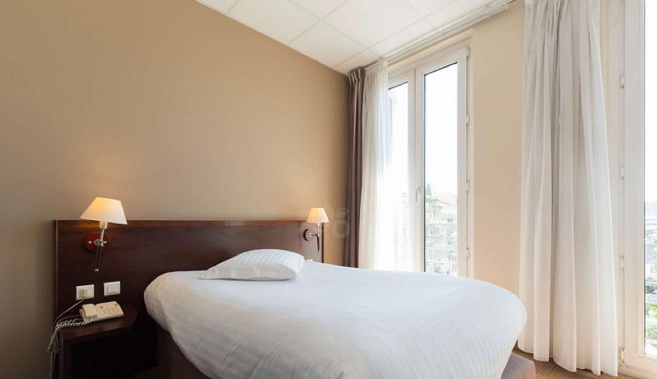 Hotel Le Noailles Nice Gare Екстериор снимка