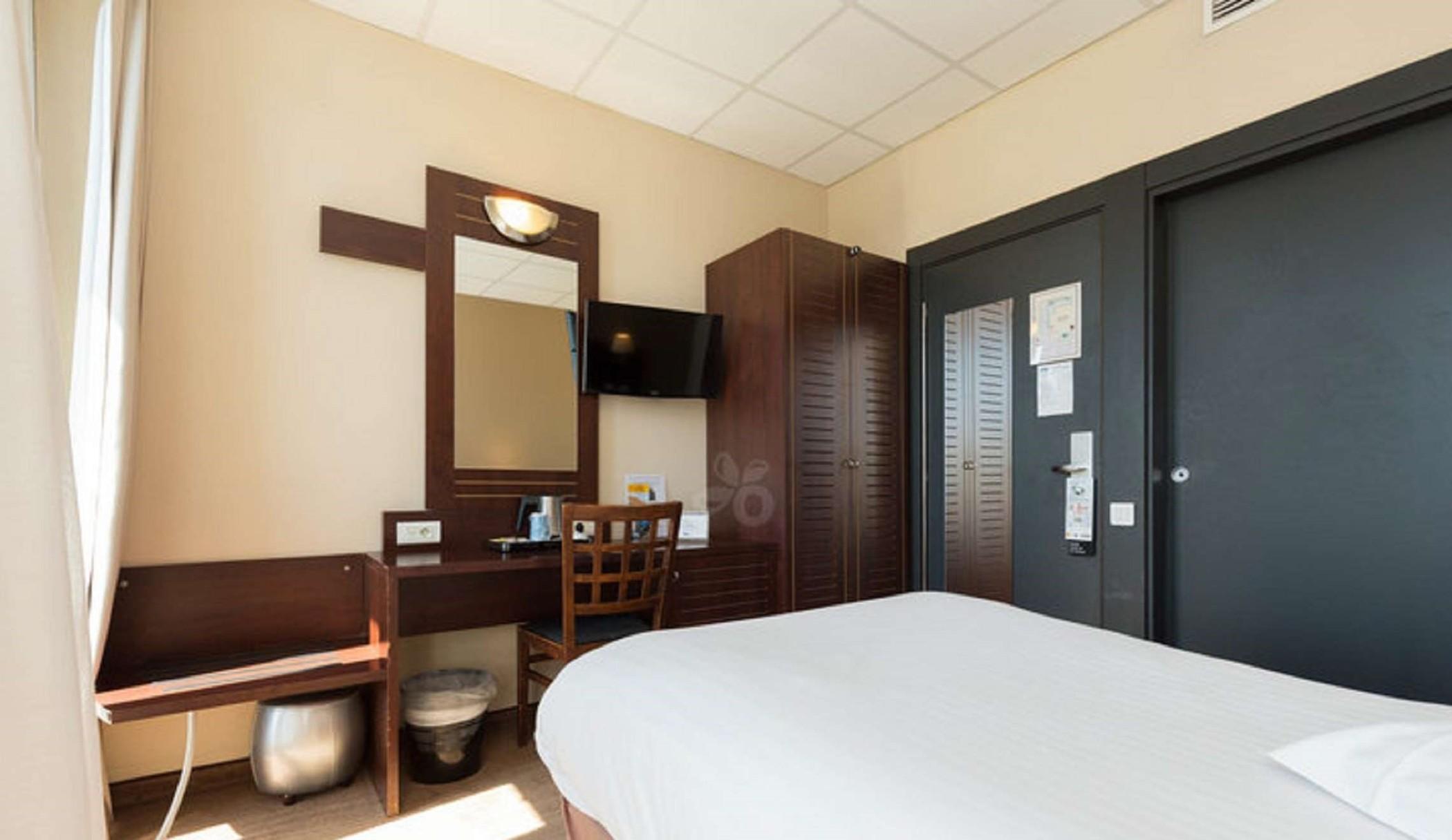 Hotel Le Noailles Nice Gare Екстериор снимка