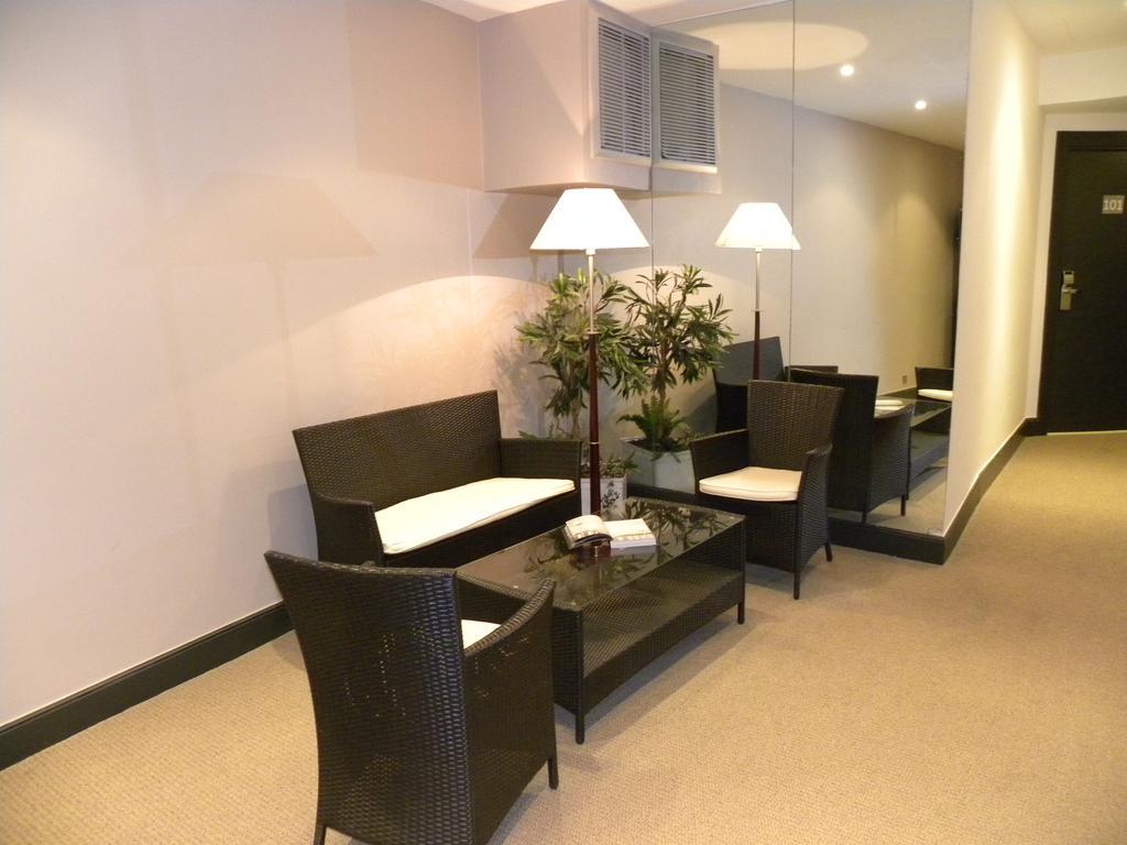 Hotel Le Noailles Nice Gare Екстериор снимка
