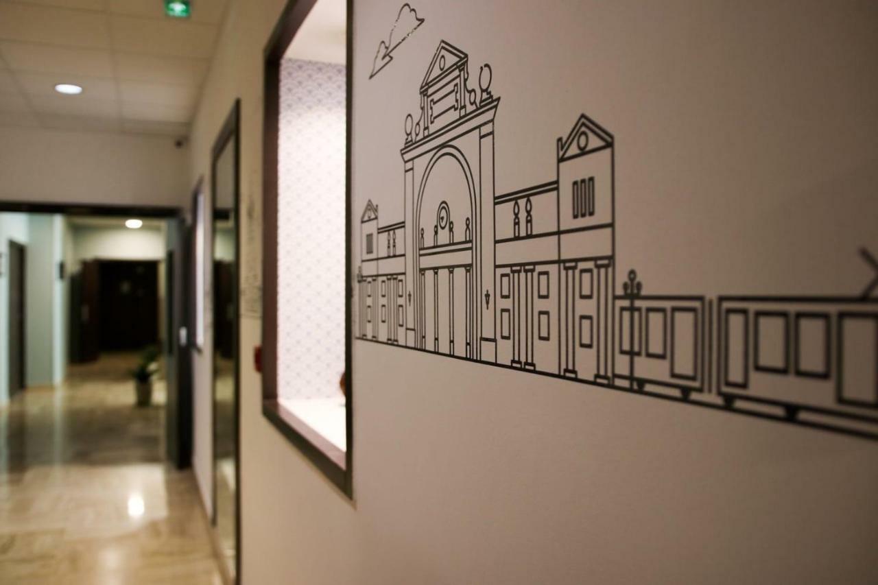 Hotel Le Noailles Nice Gare Екстериор снимка